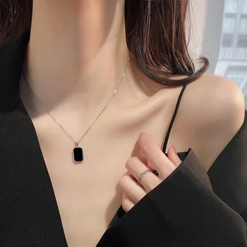 VOQ серебряный цвет индивидуальное квадратное черное эпоксидное ожерелье с буквенным кулоном ювелирные изделия для женщин и мужчин подарки
